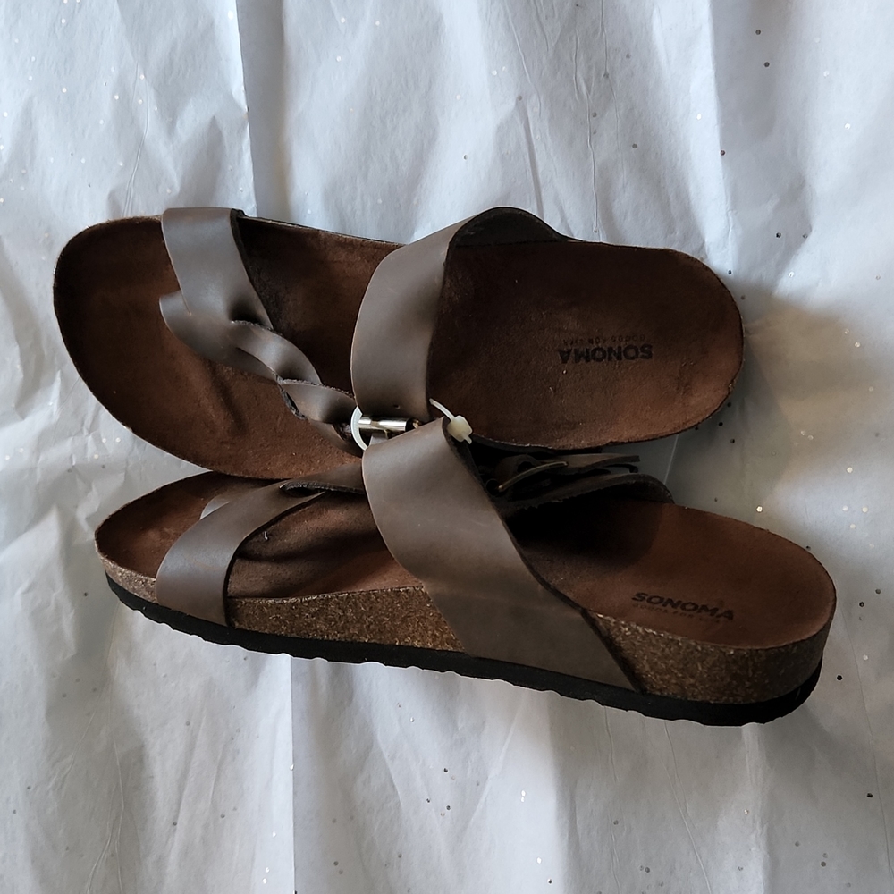sandals - Picture 2 of 3